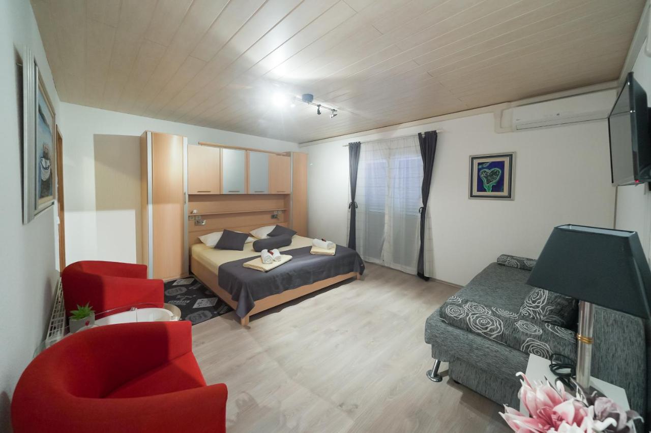 Lanterna Rooms Turanj Exterior foto