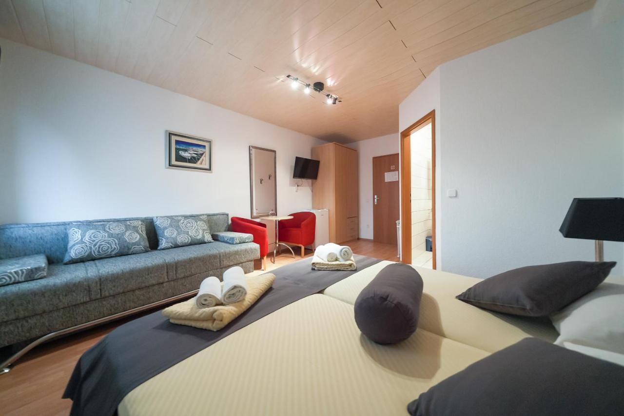 Lanterna Rooms Turanj Exterior foto