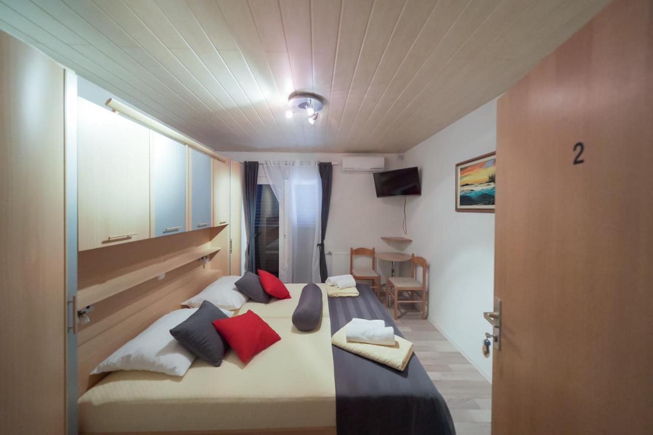 Lanterna Rooms Turanj Exterior foto